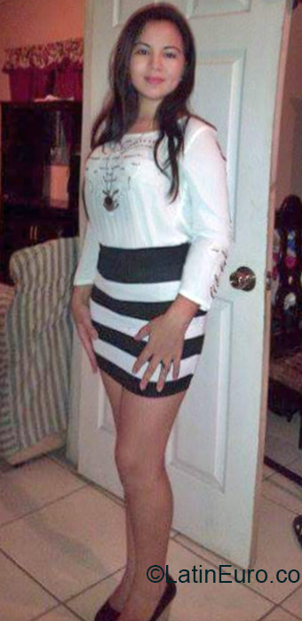 Date this nice looking Honduras girl Elsy from San Pedro Sula HN1509