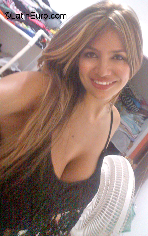 Date this stunning Colombia girl Sofia from Barranquilla CO17472