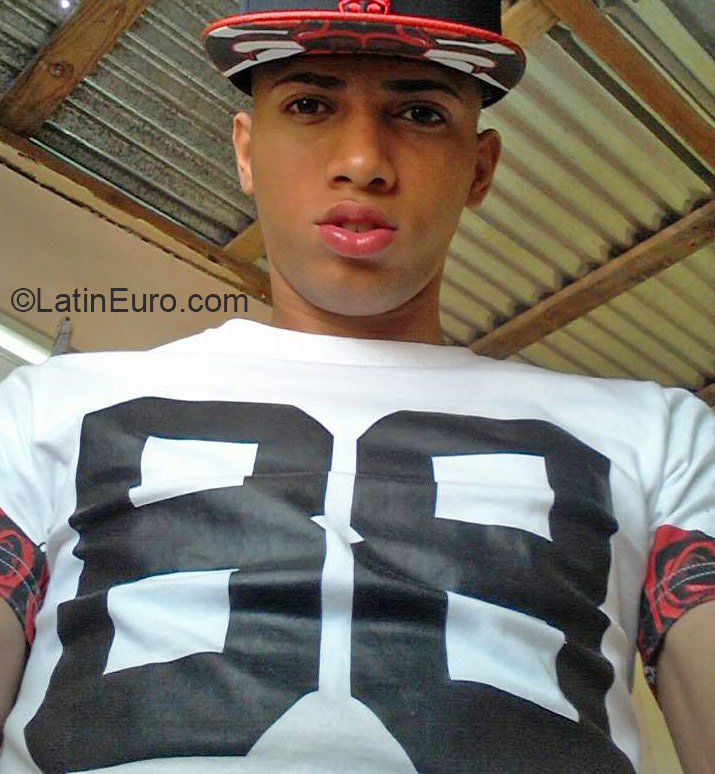Date this exotic Dominican Republic man Jose from Santo Domingo DO22269