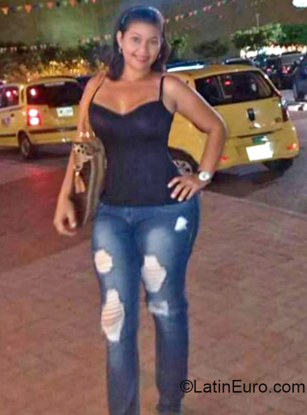 Date this charming Colombia girl Maryori from Maicao CO17565