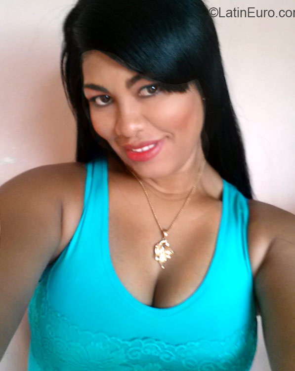 Date this funny Dominican Republic girl Yeriaty from Santiago DO22469