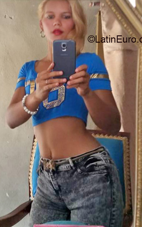 Date this young Dominican Republic girl Yahairia from Santiago DO22553