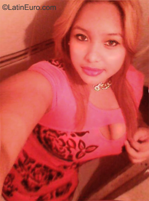 Date this gorgeous Dominican Republic girl Miledy from Santiago DO22950