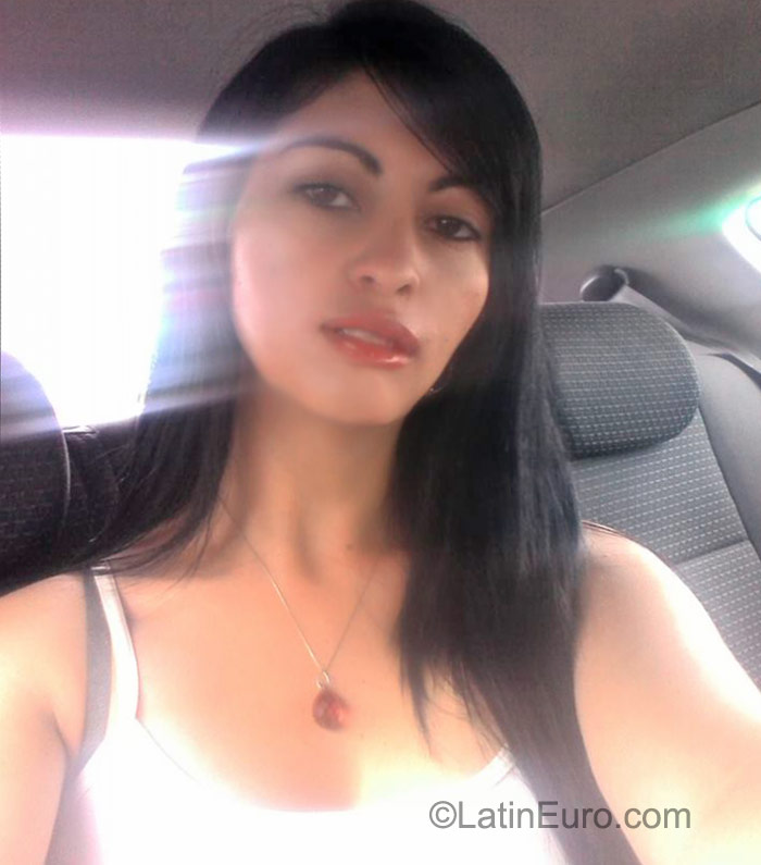 Date this charming Colombia girl Karen from Bogota CO17871