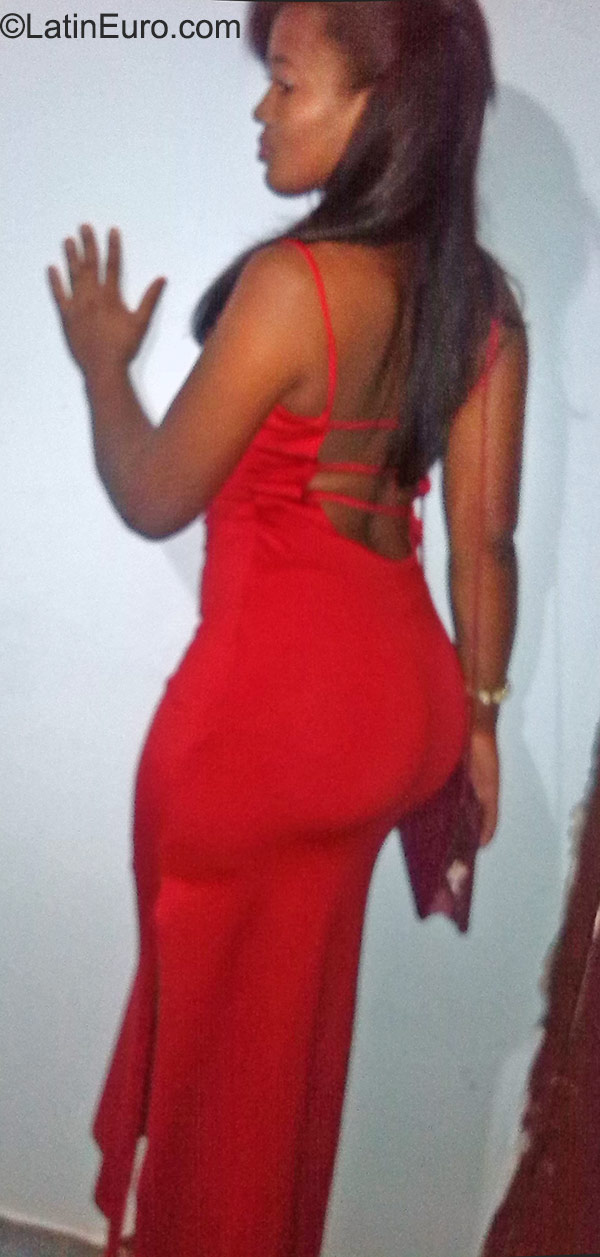 Date this sultry Dominican Republic girl Love from Santo Domingo DO23001