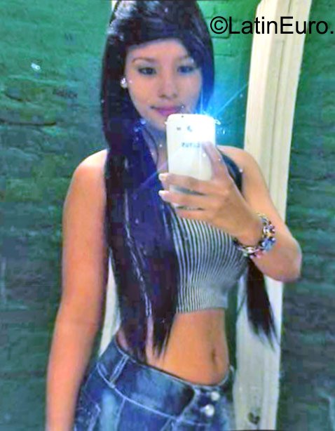 Date this sultry Colombia girl Cindy from Villavicencio CO17877