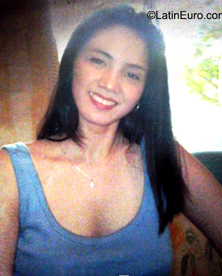 Date this foxy Philippines girl Marian from Caloocan PH811