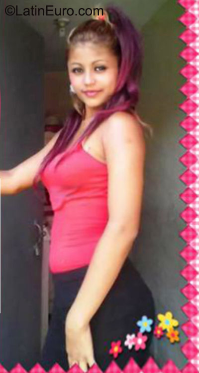 Date this nice looking Honduras girl Joana from Tegucigalpa HN1682
