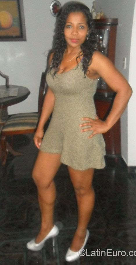 Date this pretty Colombia girl Pilar from Bogota CO17982