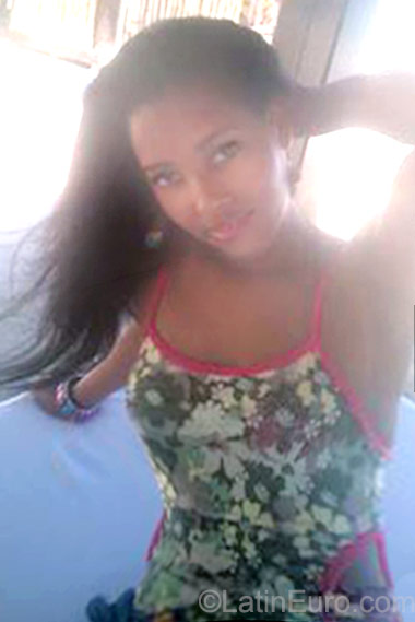 Date this beautiful Dominican Republic girl Alexia from La Vega DO23292