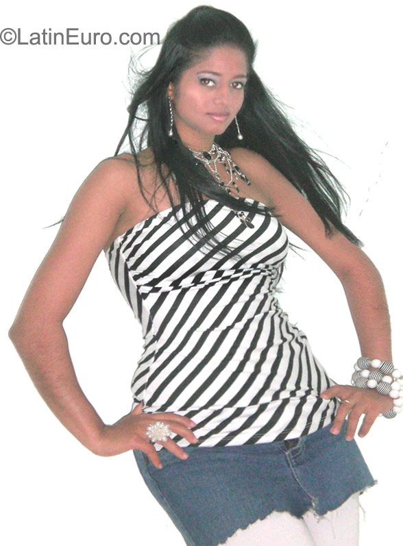Date this beautiful Dominican Republic girl Mabel from Santiago DO23388