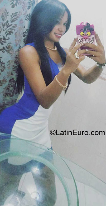 Date this attractive Dominican Republic girl Fanny from Santo Domingo DO23782