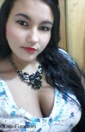 Date this stunning Colombia girl Laura from Medellin CO18242
