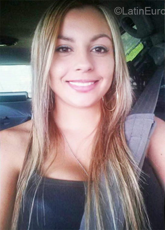 Date this attractive Venezuela girl Iris from Barquisimeto VE644