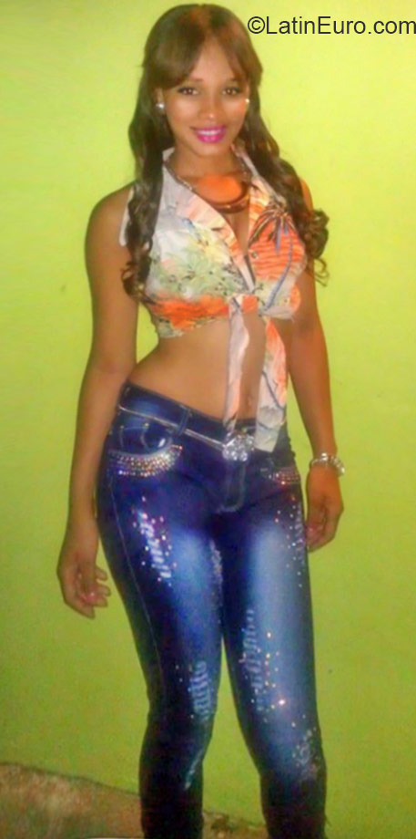 Date this lovely Dominican Republic girl Lasandra from Puerto Plata DO23835