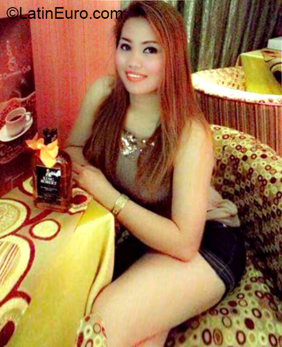 Date this stunning Bahrain girl Lady from Manama BH14