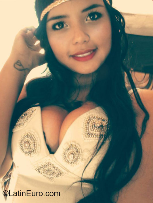 Date this lovely Colombia girl Natalia from Medellin CO18270