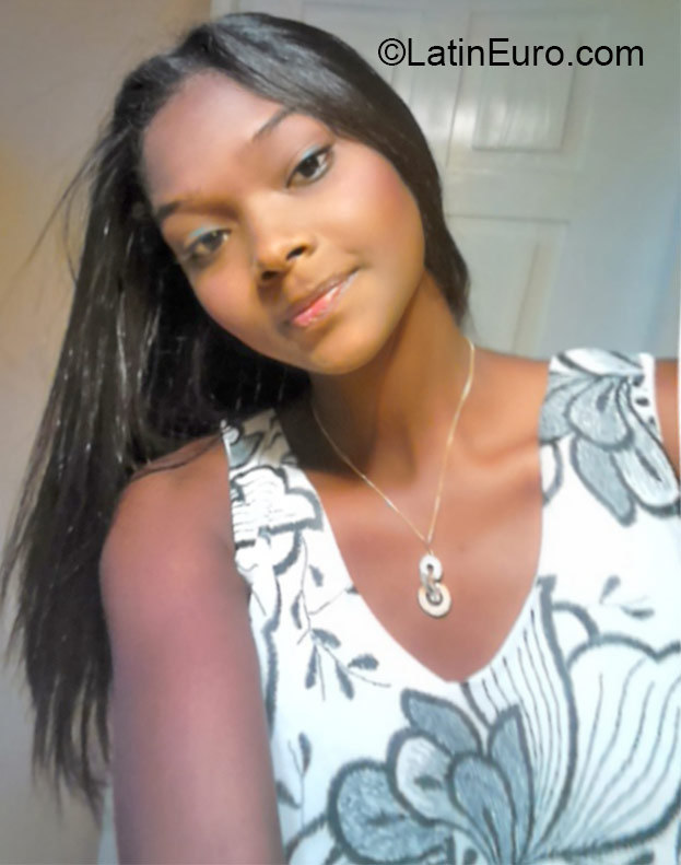 Date this good-looking Dominican Republic girl Jennifer from Santo Domingo DO24153