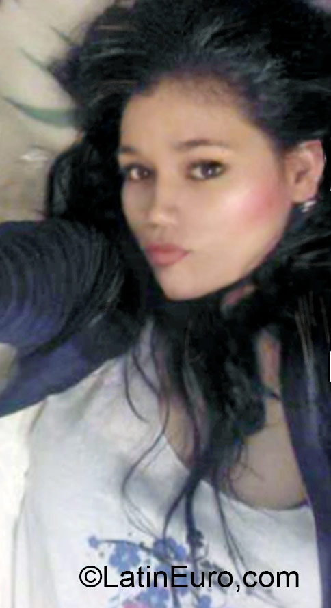 Date this athletic Colombia girl Stefania from Bogota CO18385