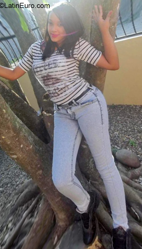 Date this cute Dominican Republic girl Cami from La Vega DO24370