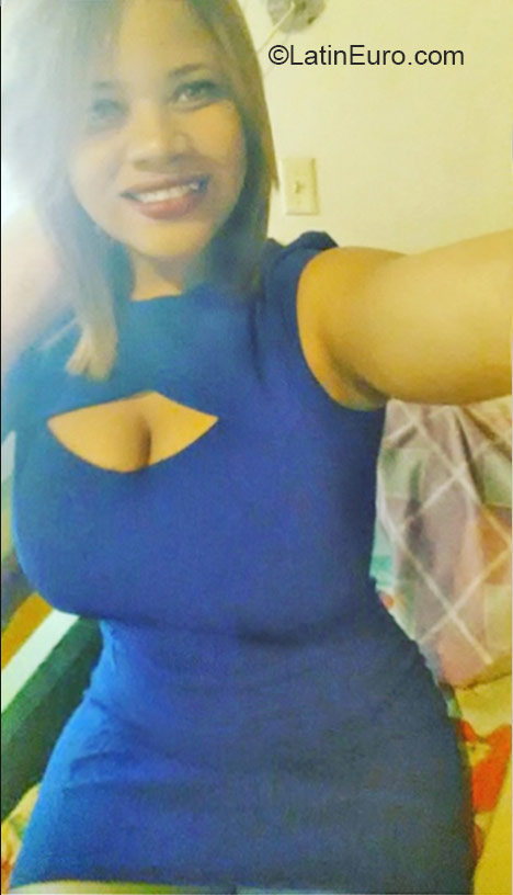 Date this fun Dominican Republic girl Meiryis from Santiago DO24406