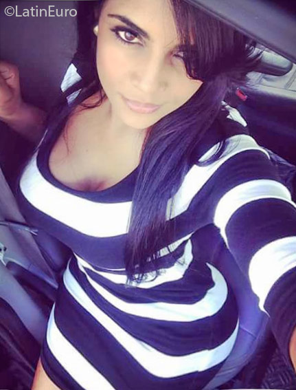 Date this hot Dominican Republic girl Gleny from Santiago DO24636
