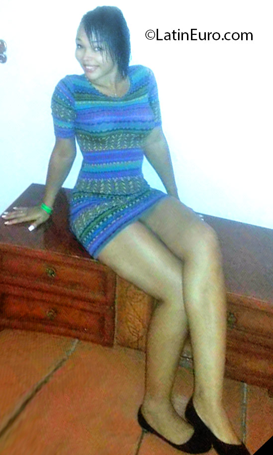 Date this foxy Dominican Republic girl Abigail from Santiago DO24829