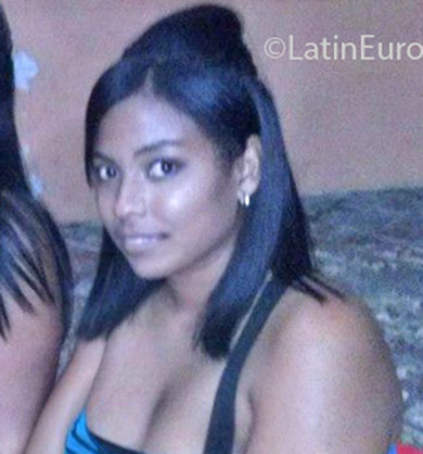 Date this sultry Dominican Republic girl Jantnia from Santo Domingo DO24905