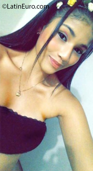 Date this beautiful Colombia girl Tatiana from Cali CO18708