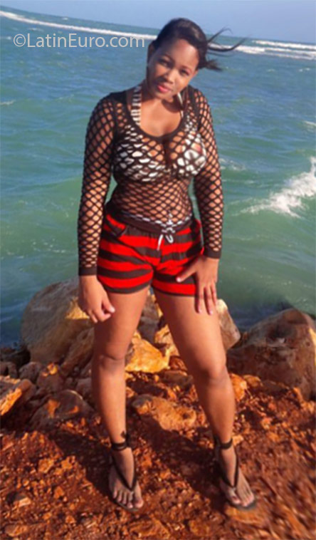 Date this georgeous Jamaica girl Bel423 from Kingston JM2270