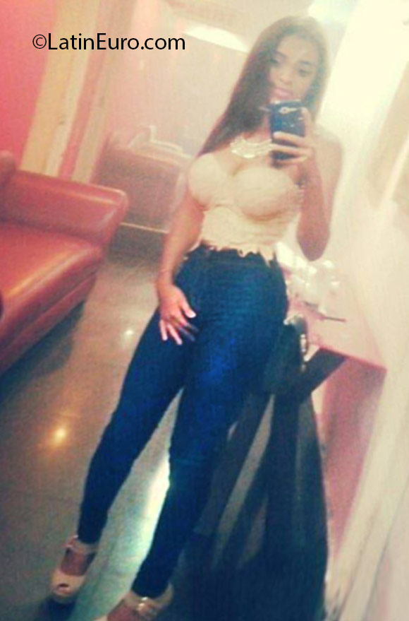 Date this good-looking Dominican Republic girl Lisalote from Santo Domingo DO25092