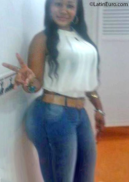 Date this stunning Colombia girl Maritza from Buenaventura CO18750