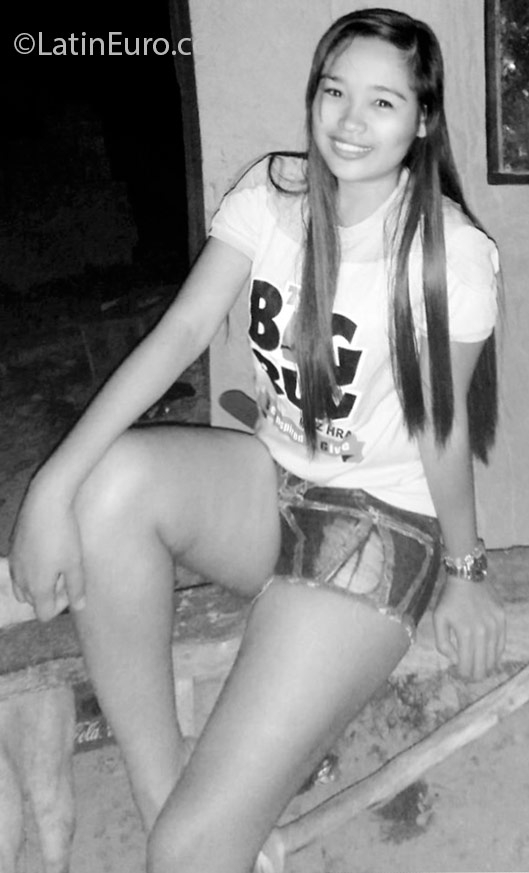 Date this cute Philippines girl Lea from Cebu City PH885