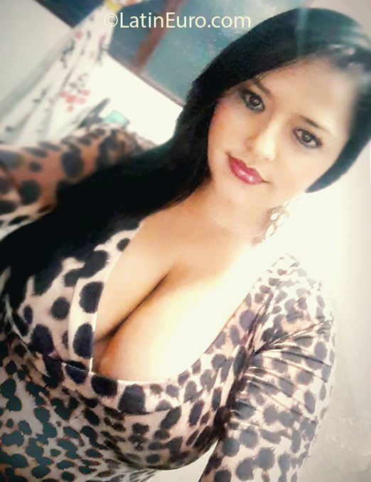 Date this sensual Colombia girl Sandy from Medellin CO18781