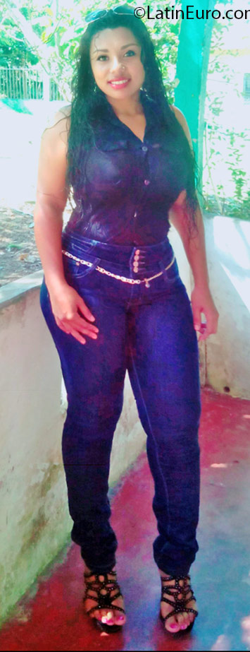 Date this voluptuous Honduras girl Karen from La Ceiba HN2107