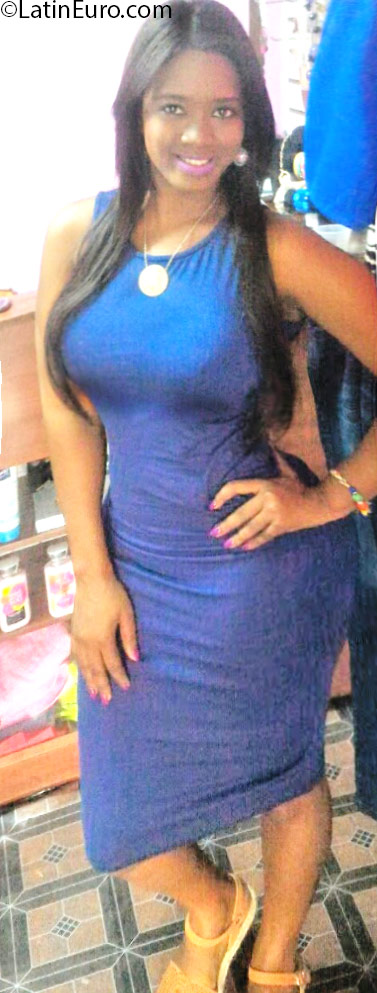 Date this good-looking Dominican Republic girl Carolina from Puerto Plata DO25441