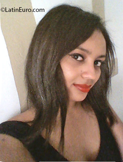 Date this good-looking Honduras girl Stefeny from Puerto Cortes HN2159