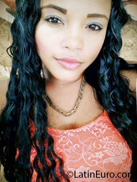 Date this hot Dominican Republic girl Naikey from Santo Domingo DO25700