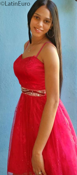 Date this tall Dominican Republic girl Irene from Santiago DO25703