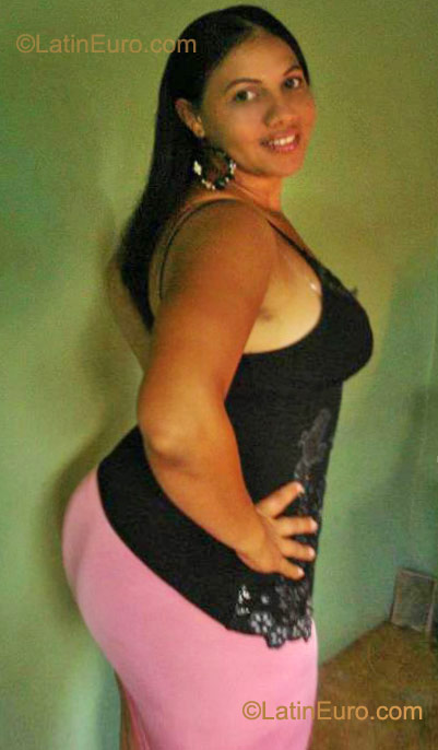 Date this gorgeous Dominican Republic girl Andrea from Santiago DO25765