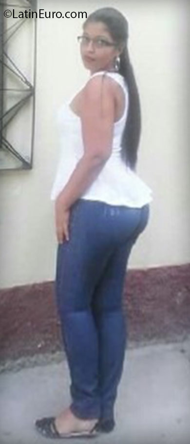 Date this young Honduras girl Lizeth from San Pedro Sula HN2189