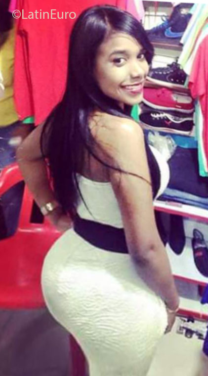 Date this delightful Dominican Republic girl Yoselin from Santiago DO25854