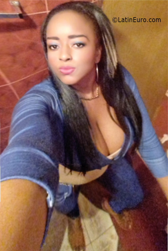 Date this attractive Panama girl Angela from Panama City PA993