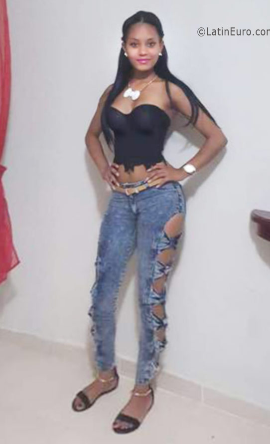 Date this charming Dominican Republic girl Rene from Puerto Plata DO25922