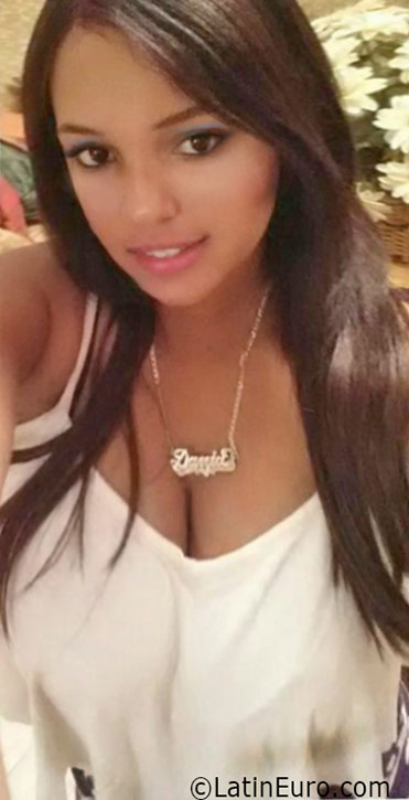 Date this lovely Dominican Republic girl Dania from Santo Domingo DO25944