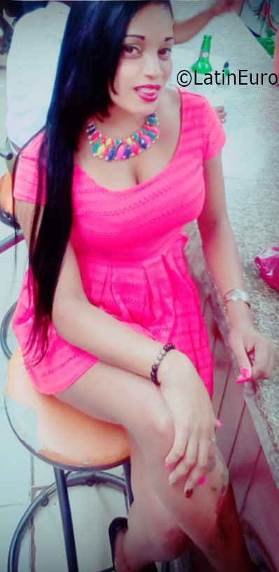 Date this nice looking Dominican Republic girl Rosanna from Santo Domingo DO26112