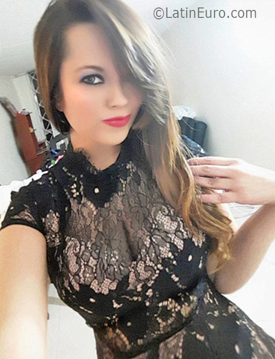 Date this cute Colombia girl Sarylin from Bogota CO19147