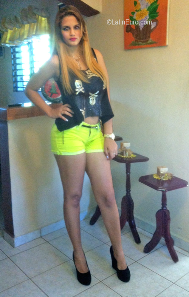 Date this young Dominican Republic girl Sandra from Santiago DO26530