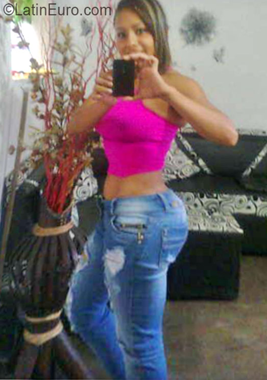 Date this cute Colombia girl Solanyi from Medellin CO19518