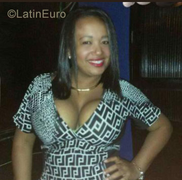 Date this nice looking Venezuela girl Erika Quiones from Maracaibo VE781